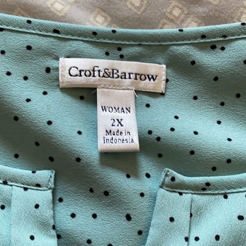 Croft and Barrow size 2X light blue green polka dot blouse.